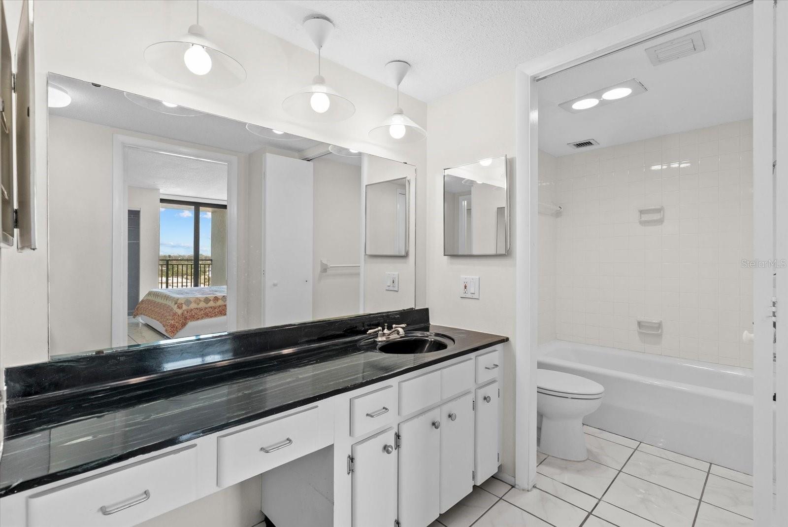 SIESTA TOWERS - Residential