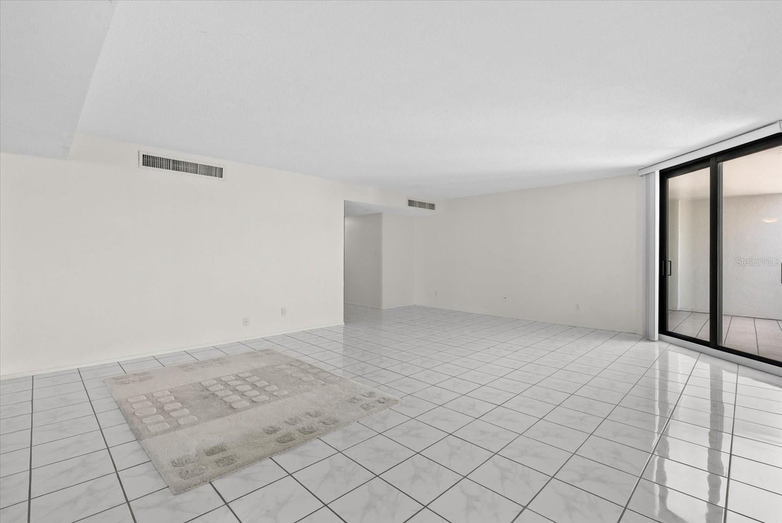 SIESTA TOWERS - Residential