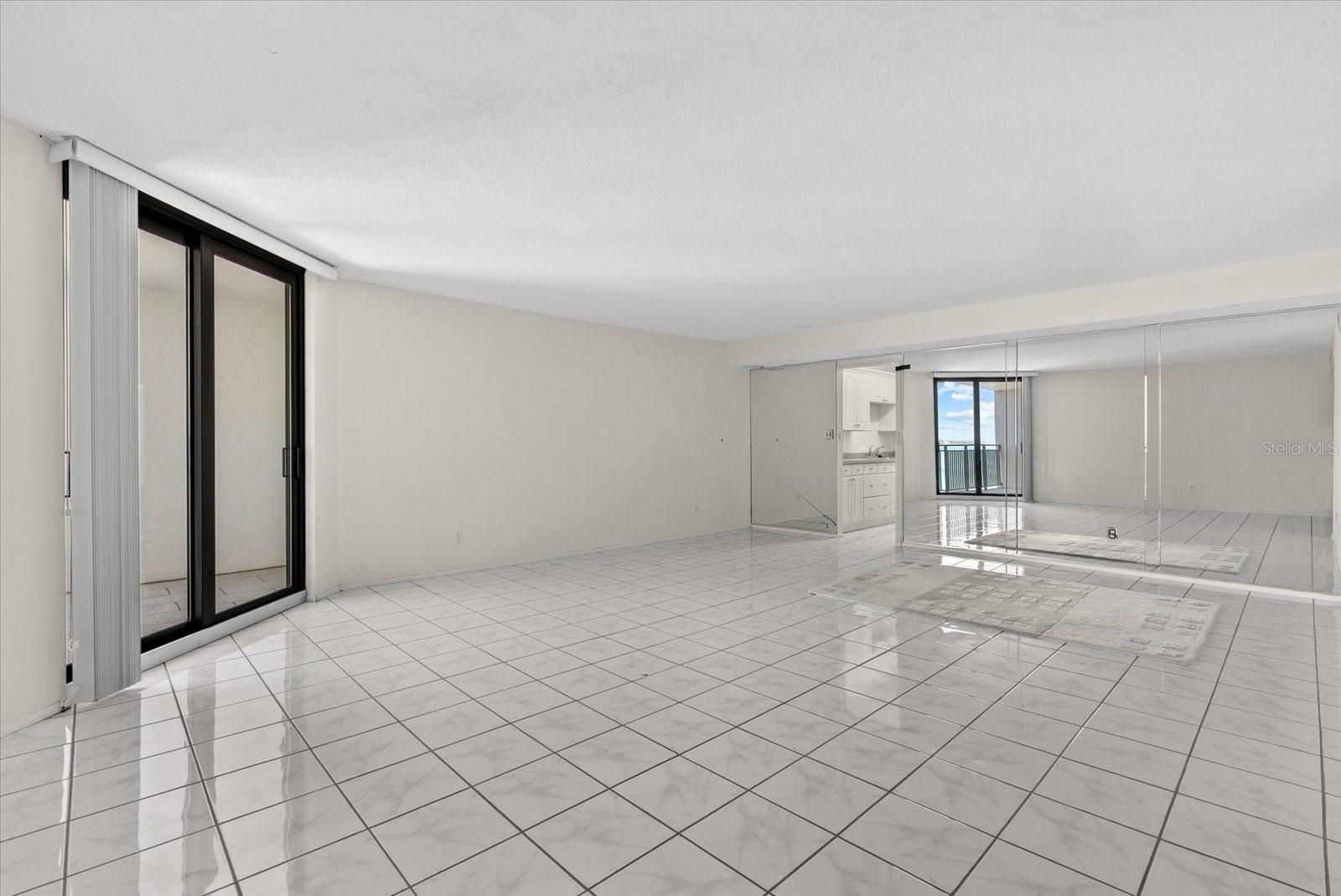 4822 OCEAN BOULEVARD 11E