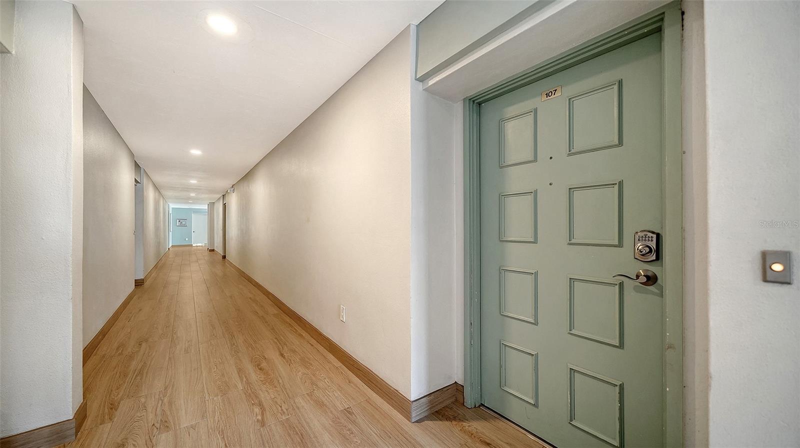 WHISPERING SANDS - Residential