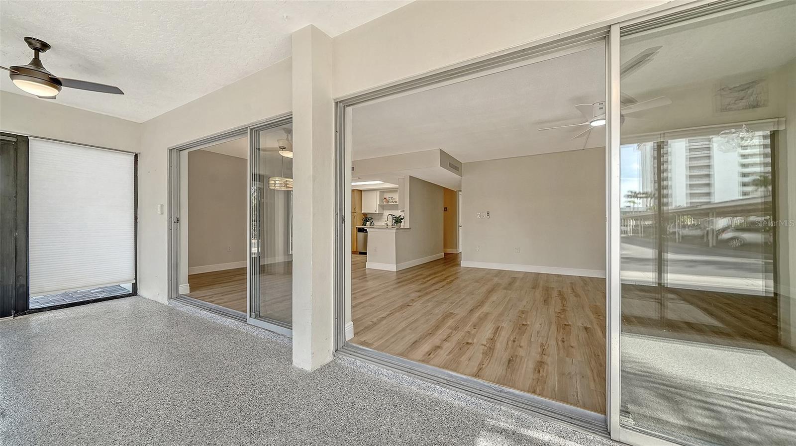 WHISPERING SANDS - Residential