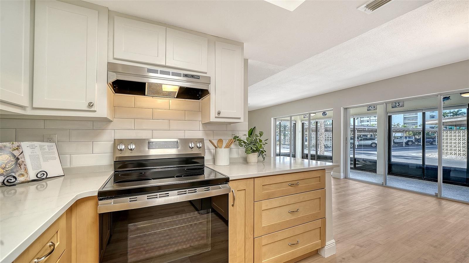 WHISPERING SANDS - Residential