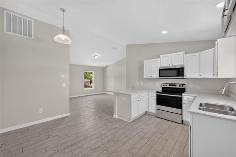 Tiny photo for 8 Oak Circle Trace, Ocala, FL 34472 (MLS # OM727738)