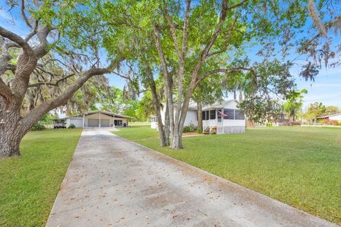 Photo of 16724 Highland Avenue, Montverde, FL 34756 (MLS # G5095261)