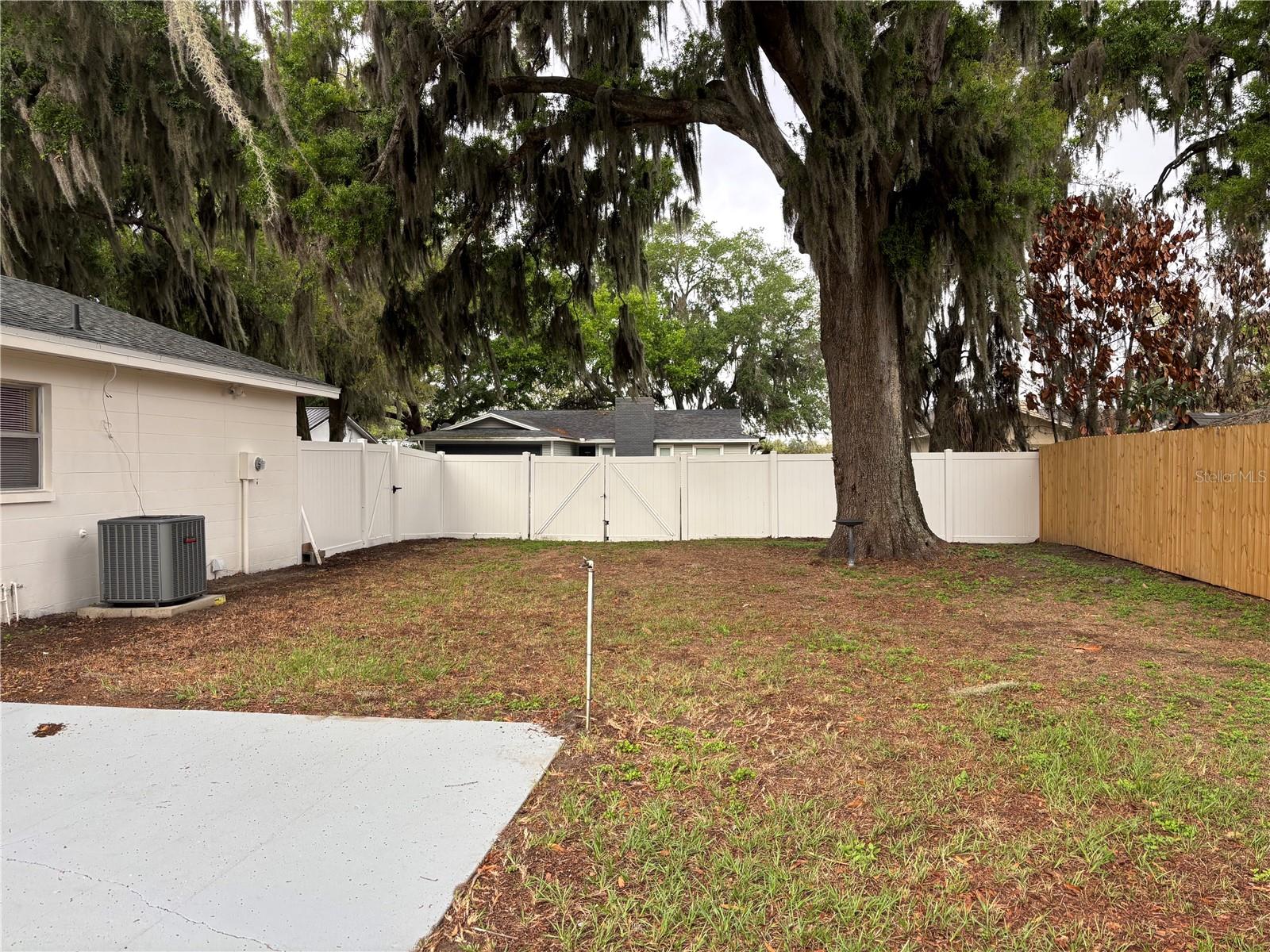 OAKWOOD - Residential