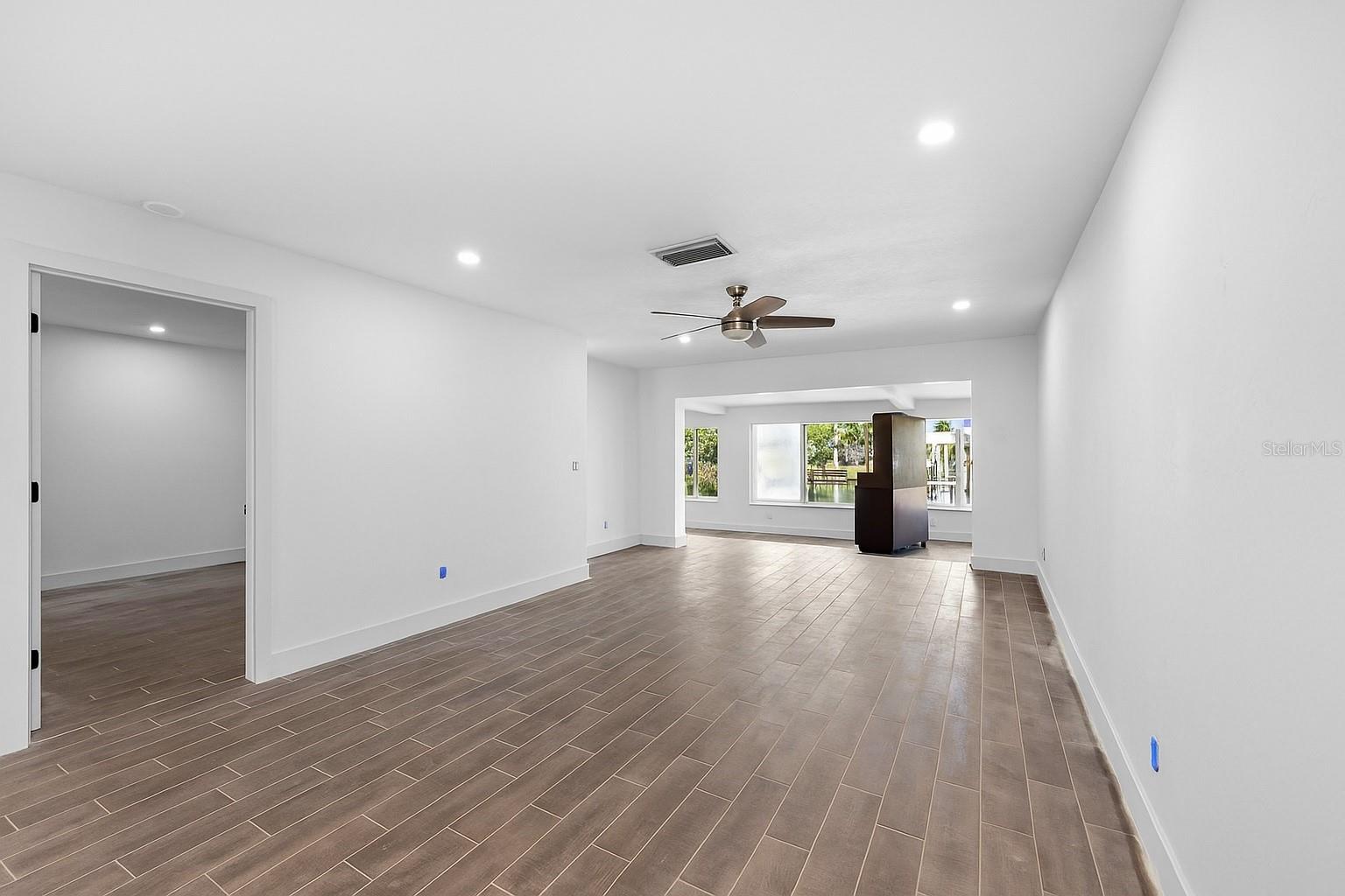 BOCA CIEGA POINT EAST - Residential