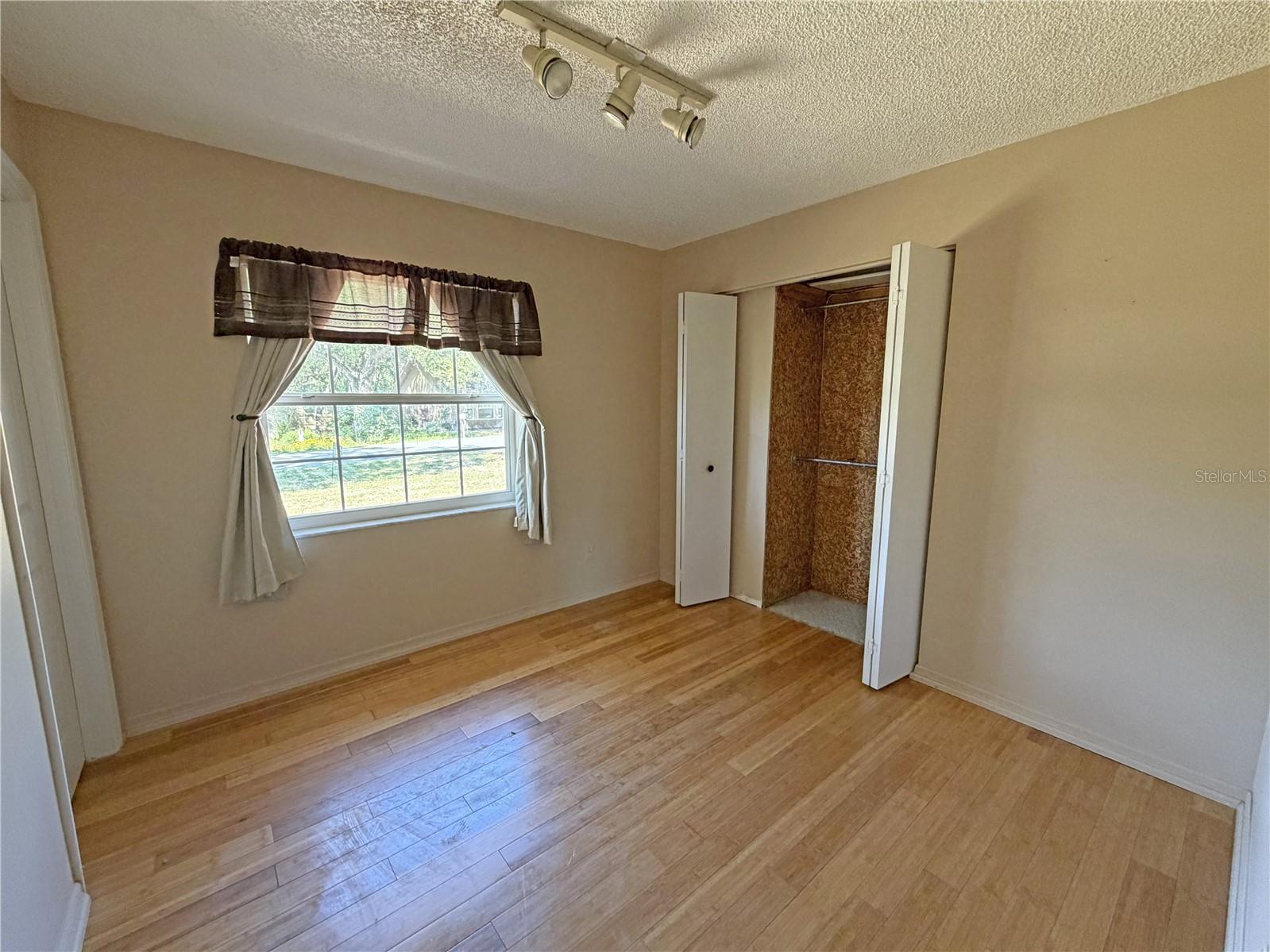 SILVER SPGS SHORES UN 25 - Residential