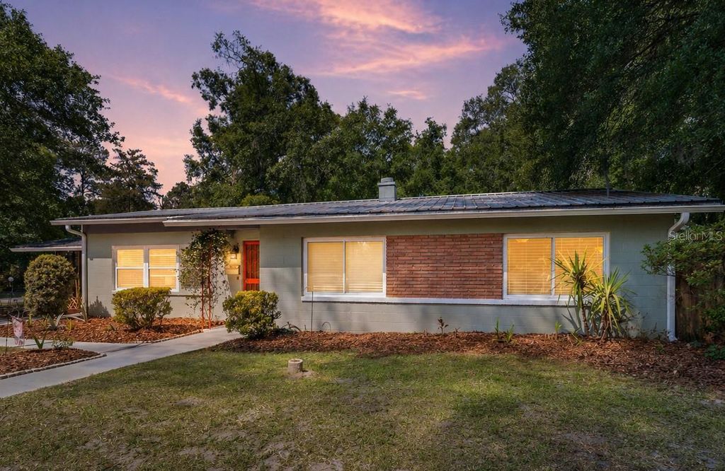 Photo of 530 NE 10th Street, Gainesville, FL 32601 (MLS # GC539772)