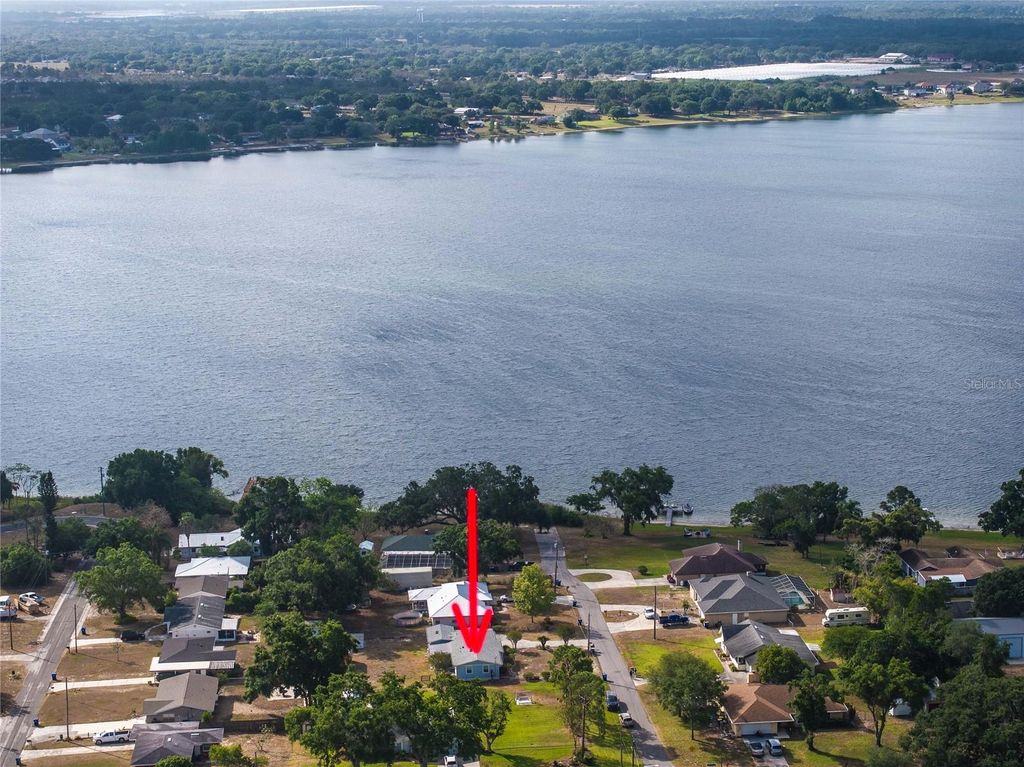 Photo of 729 E Lake Avenue, Eagle Lake, FL 33839 (MLS # L4958970)