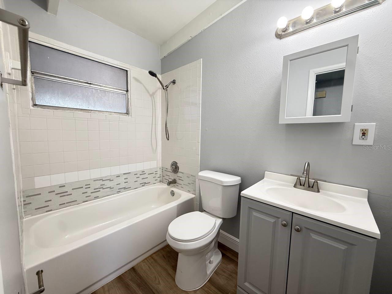 CLAIR MEL CITY UNIT 32 - Residential Lease