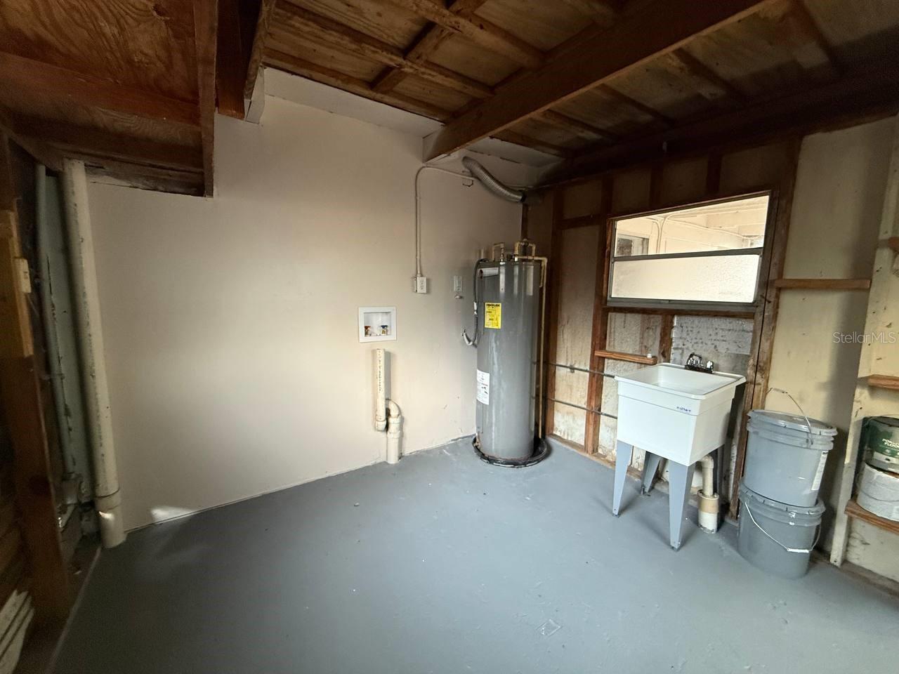 CLAIR MEL CITY UNIT 32 - Residential Lease