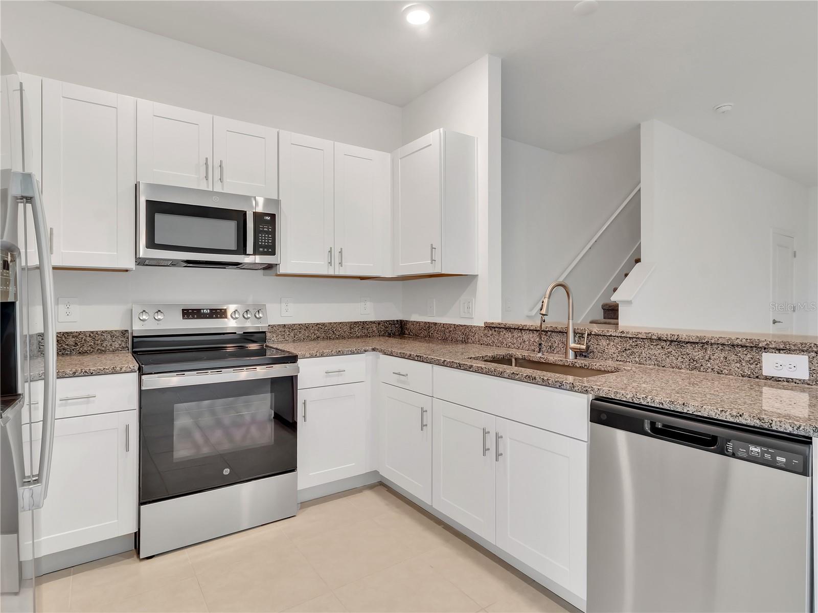 STONEGATE PRESERVE TOWNHOMES - Residential Lease