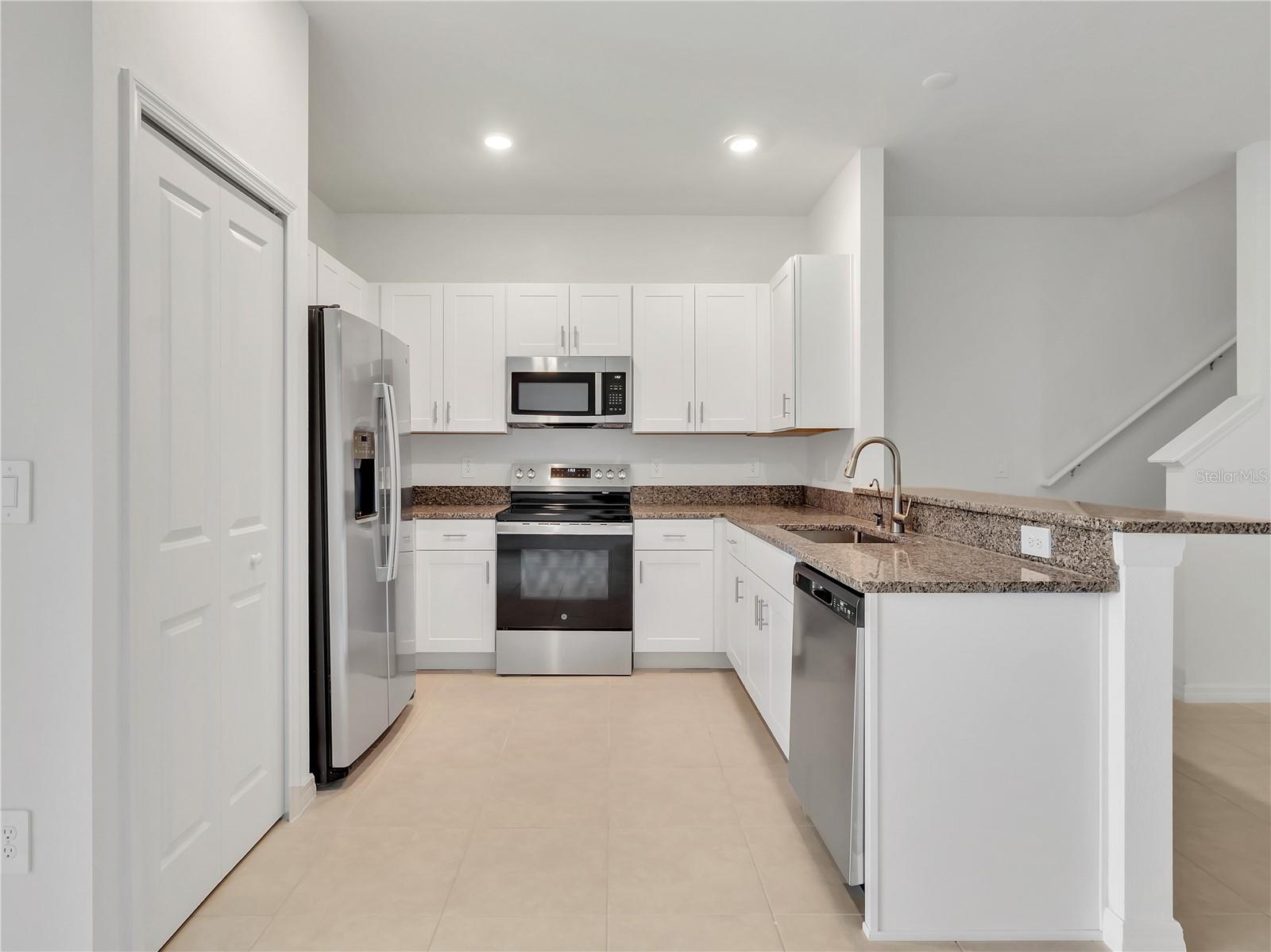 STONEGATE PRESERVE TOWNHOMES - Residential Lease