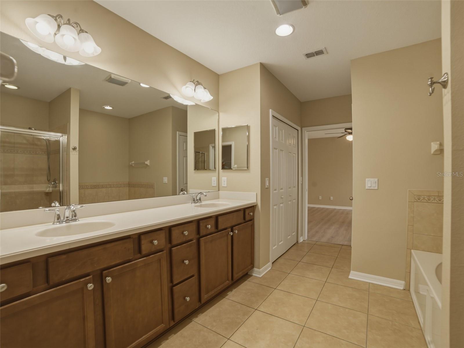 FISHHAWK RANCH TOWNCENTER PH 2B - Residential