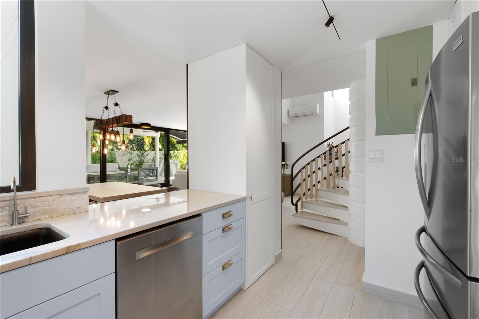 PASEO LAS VISTAS - Residential Lease