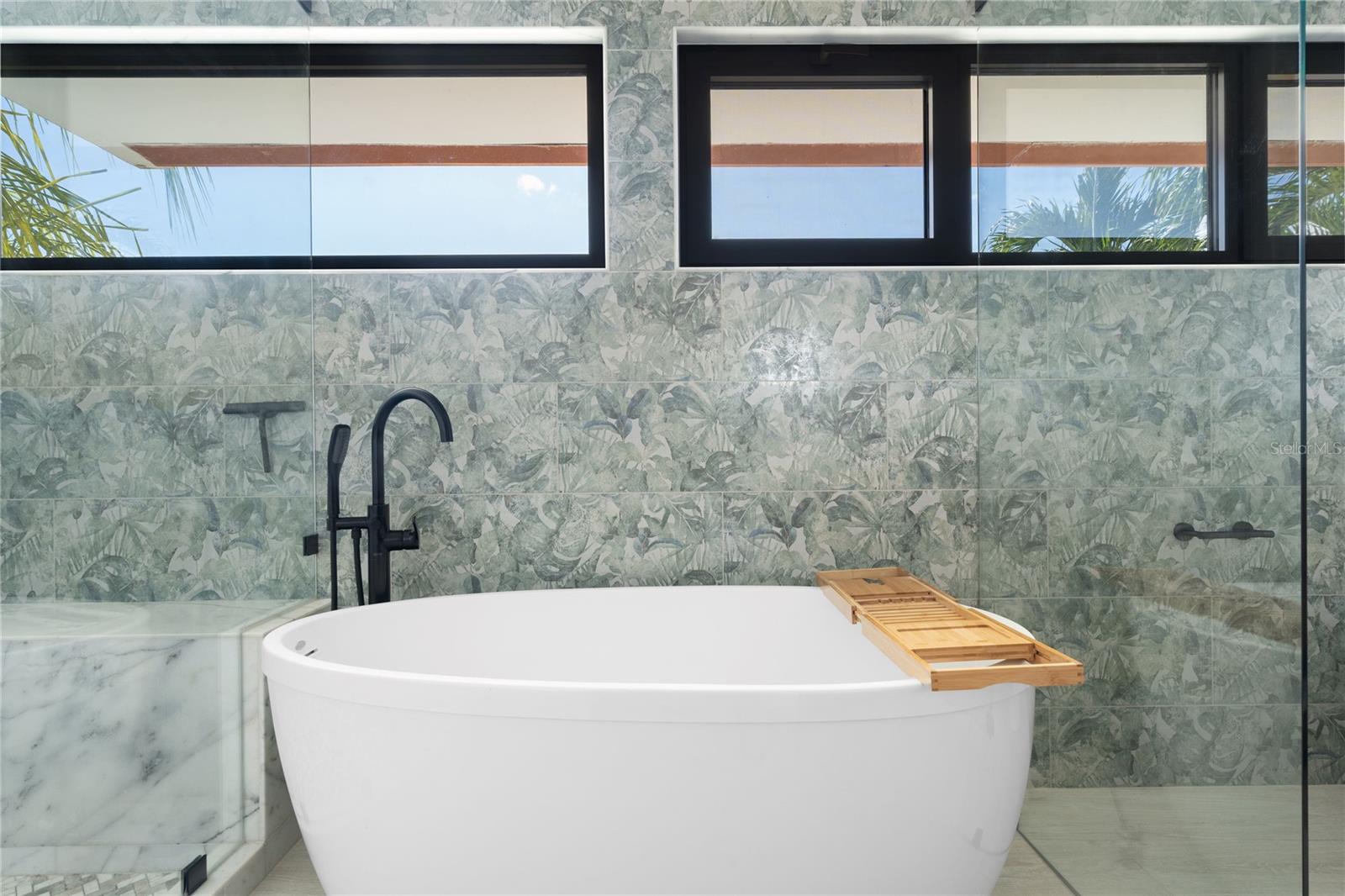 PASEO LAS VISTAS - Residential Lease