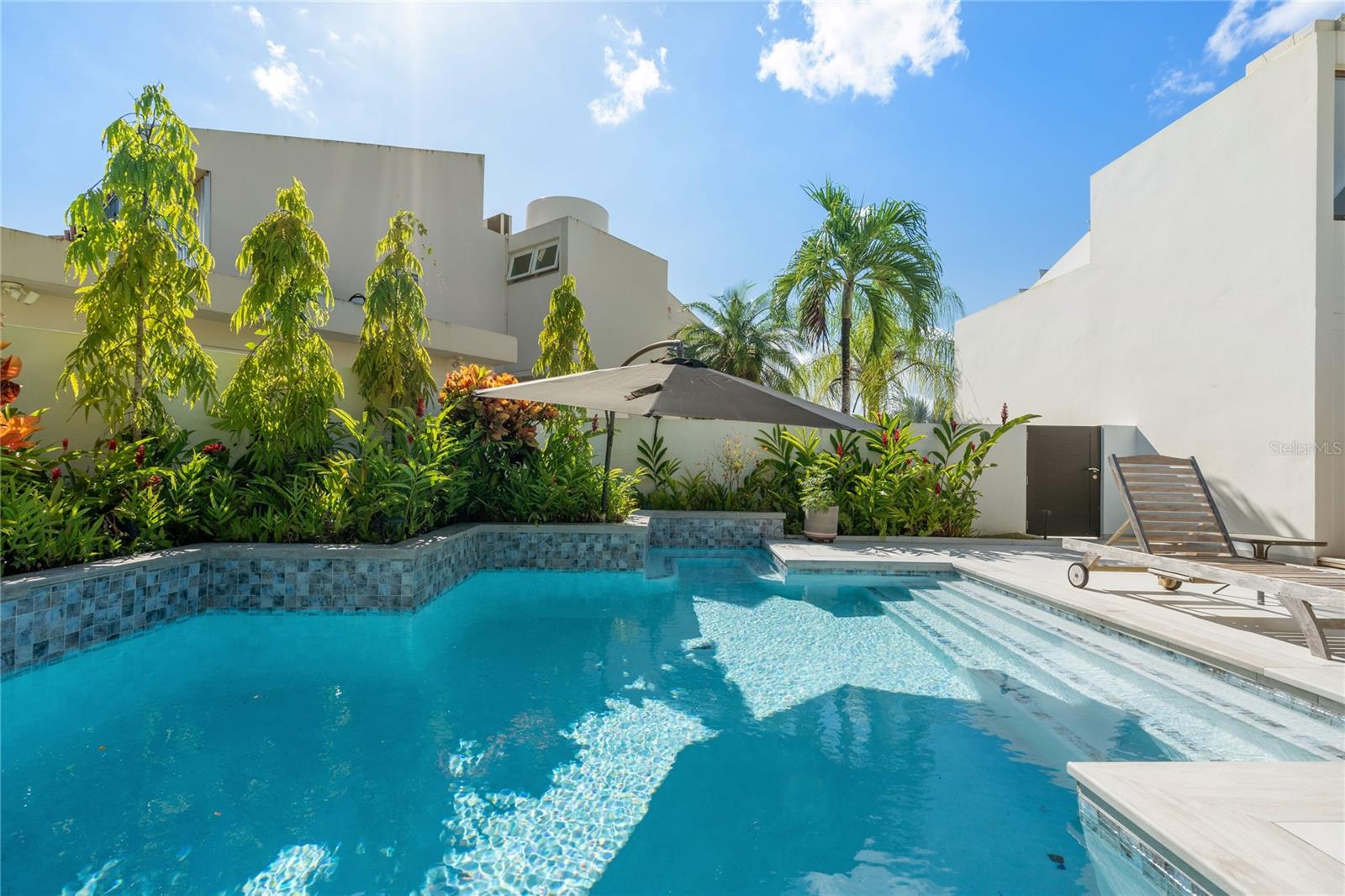 PASEO LAS VISTAS - Residential Lease