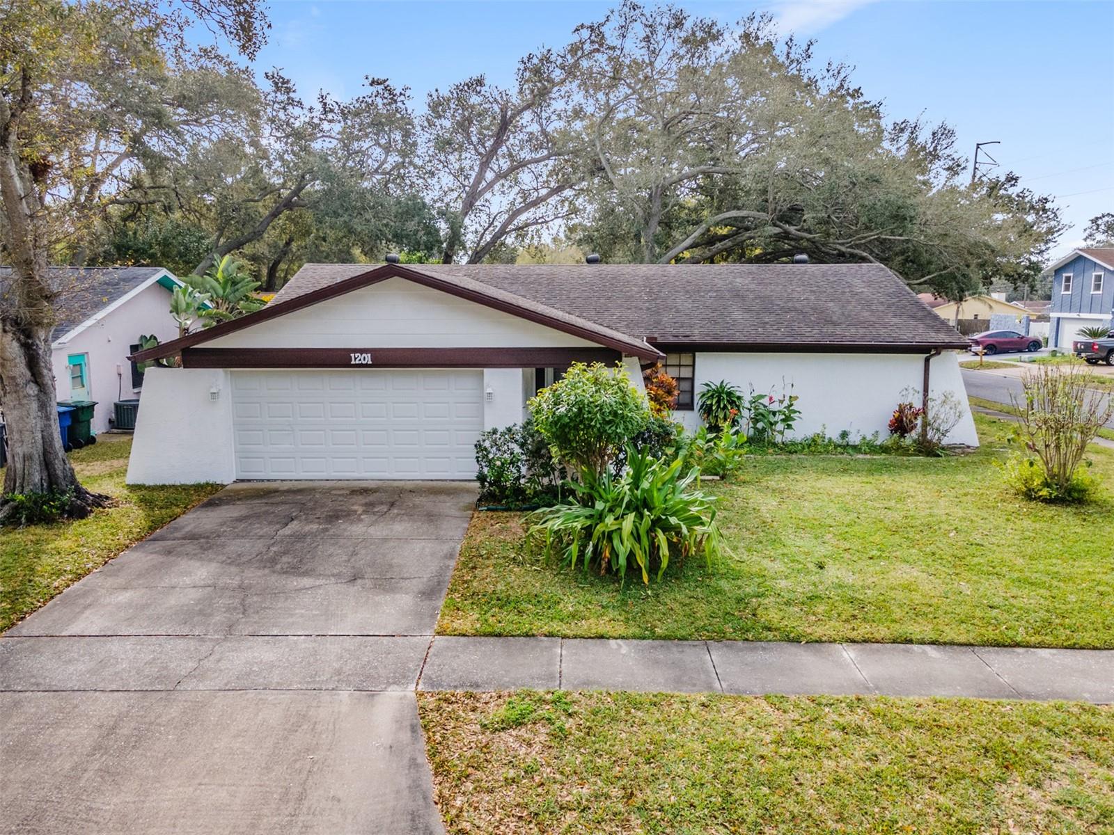 This home will not last long! 3 Bedroom | 2 Bath | 2 Car Garage
Home in central Pinellas County only 12 minutes from the beach
is the perfect place to call home. From the natural color palette to
the fenced in backyard you will love the features this property
has to offer. The primary bathroom has great under sink storage
for all your needs. This home is sure to impress and provide you
with the perfect place to relax and enjoy your time. Don't miss
out on this great opportunity. Come take a look and you won't be
disappointed.