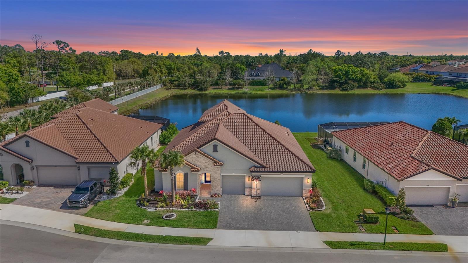 HERON LANDING - Residential