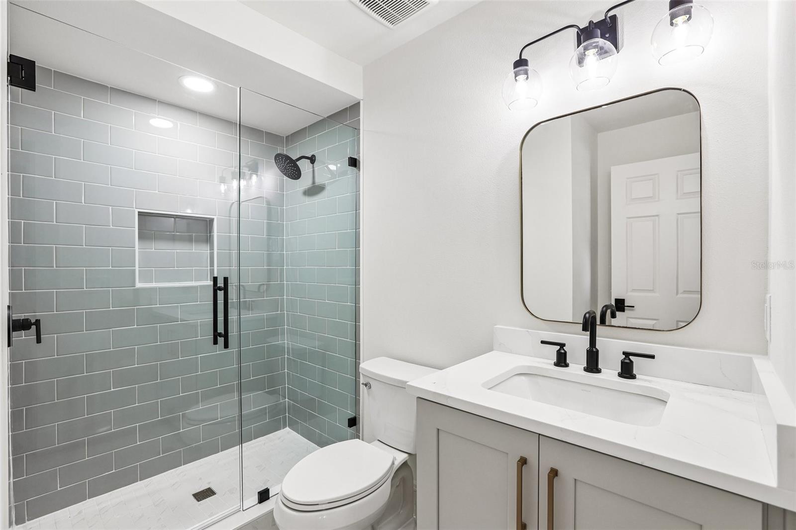 REPLAT OF BELLEFONTE - Residential