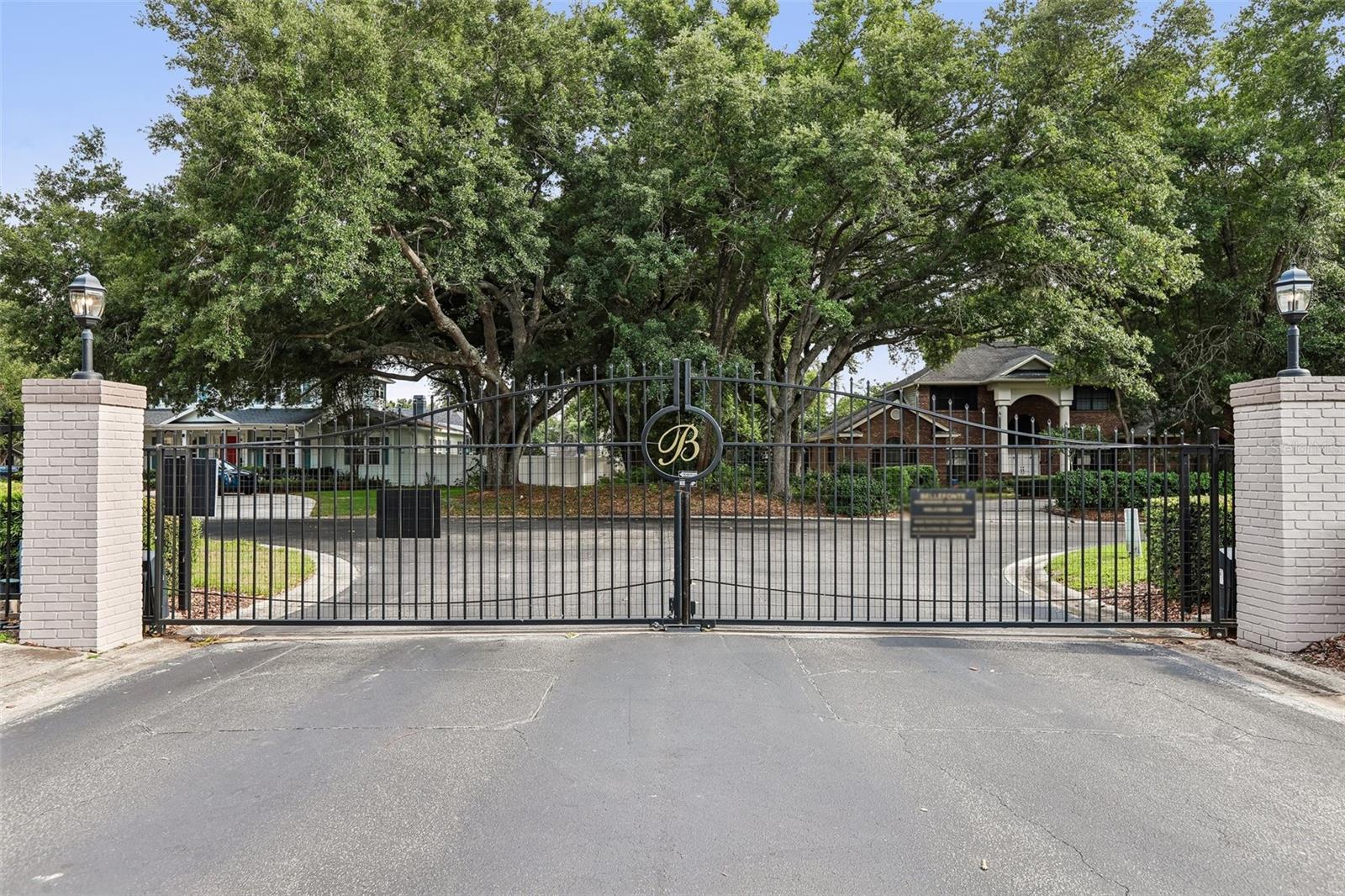 1012 MORFIELD LANE