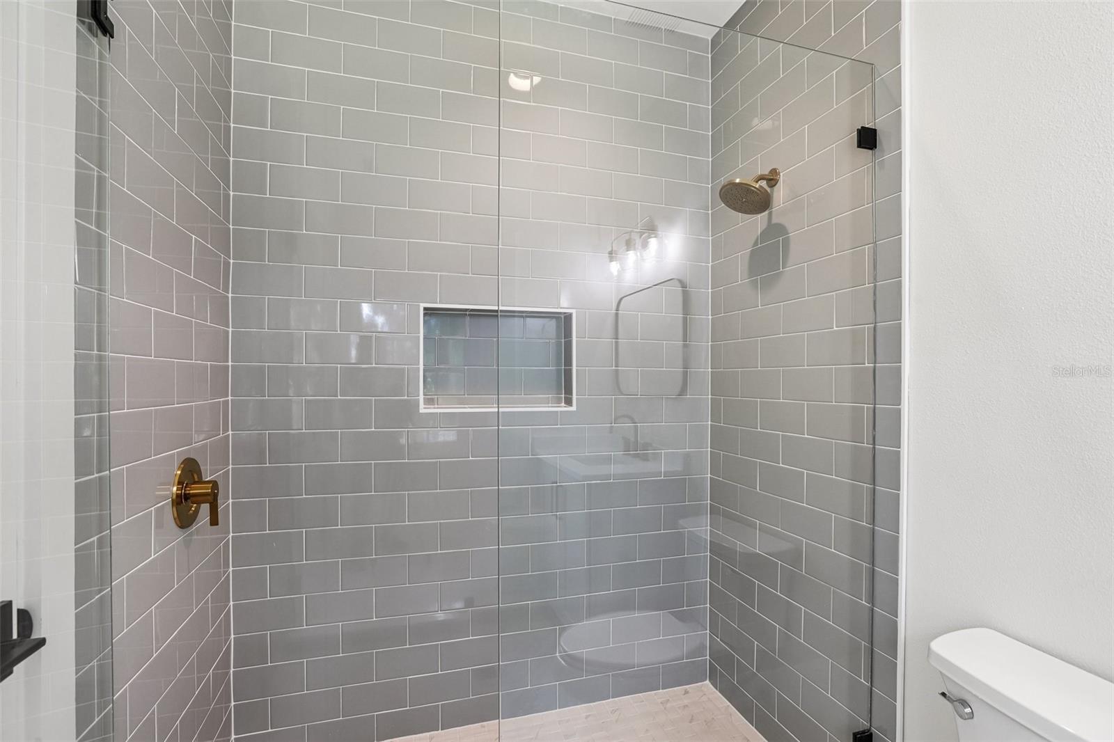 REPLAT OF BELLEFONTE - Residential