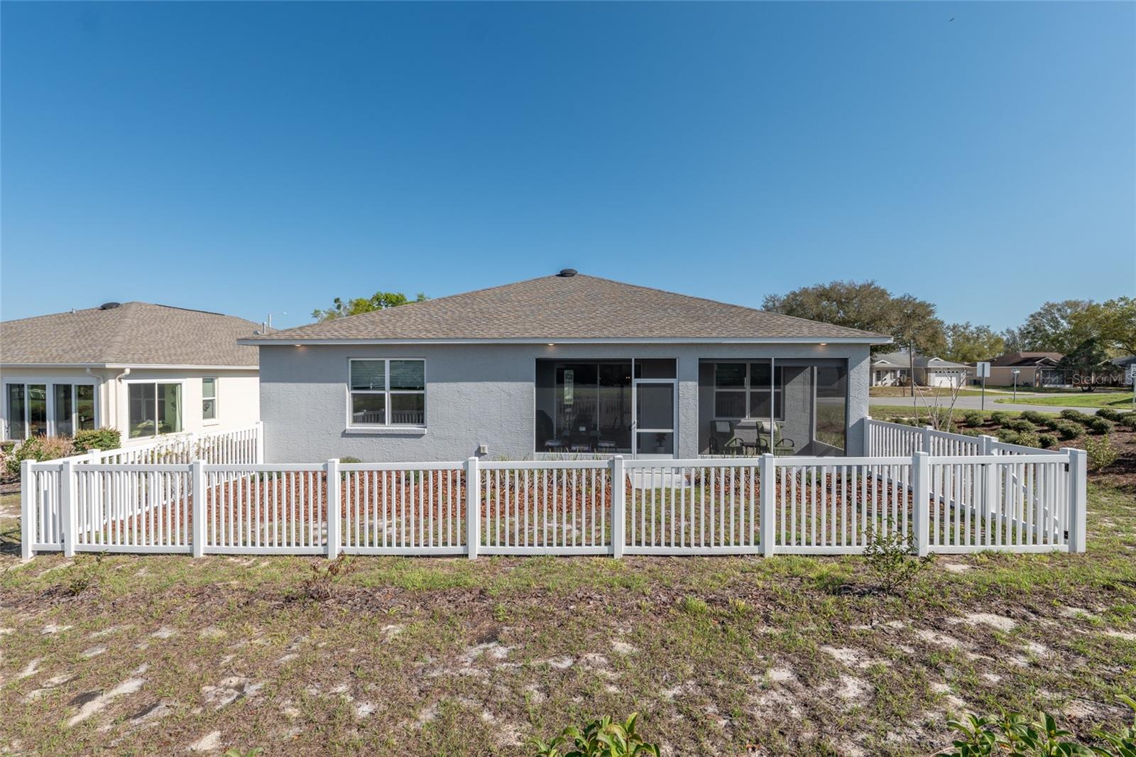 ON TOP OF THE WORLD - Residential