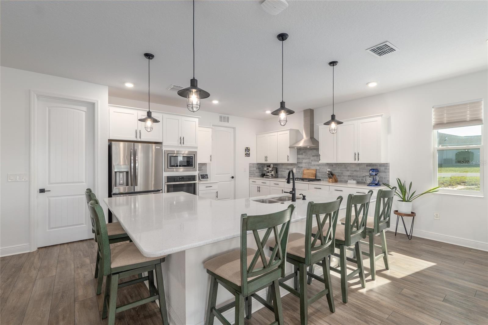 ON TOP OF THE WORLD - Residential