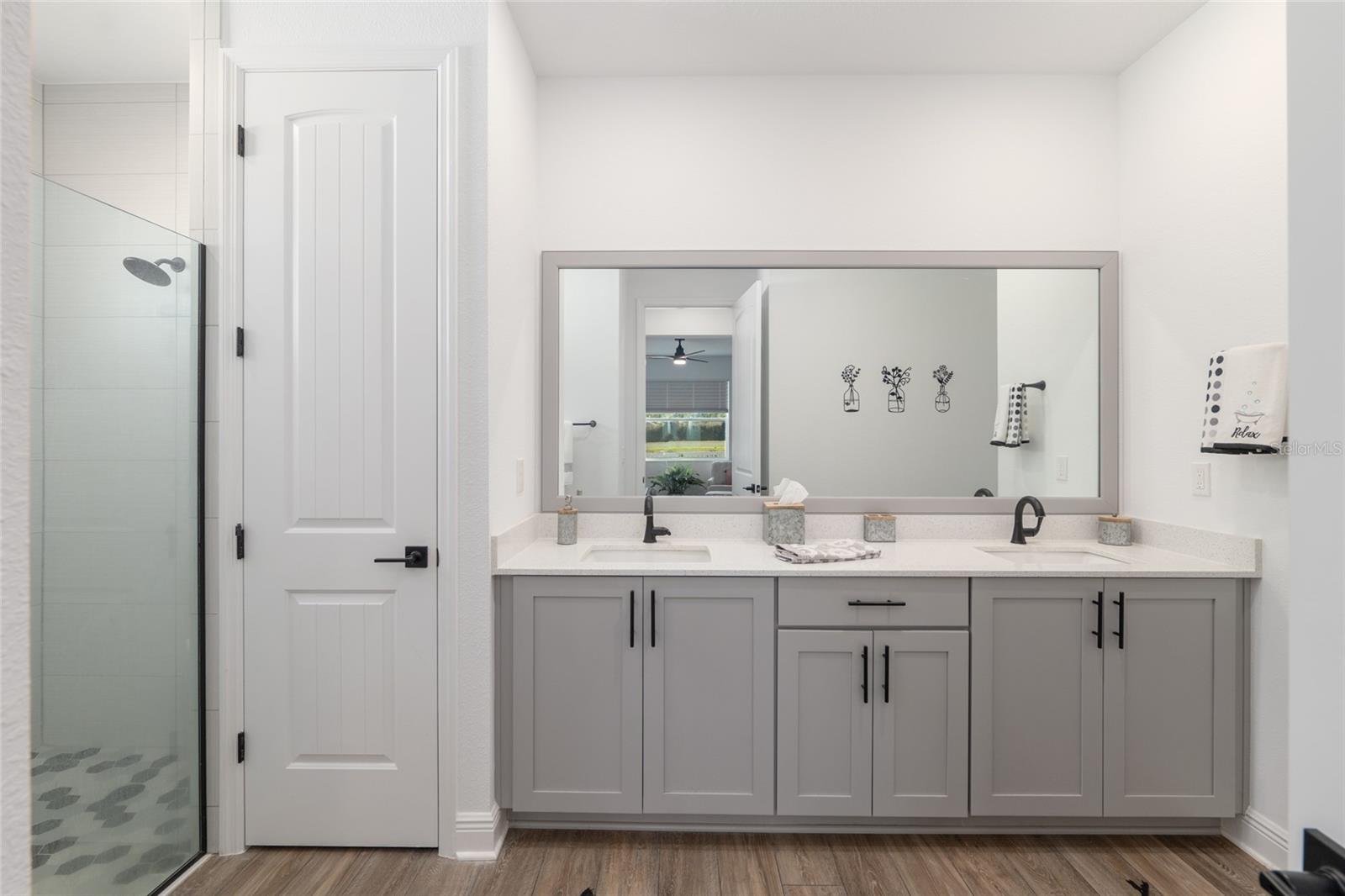 ON TOP OF THE WORLD - Residential