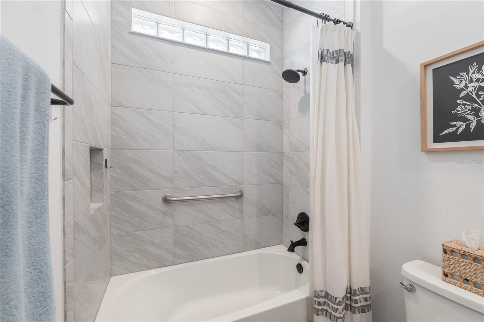 ON TOP OF THE WORLD - Residential