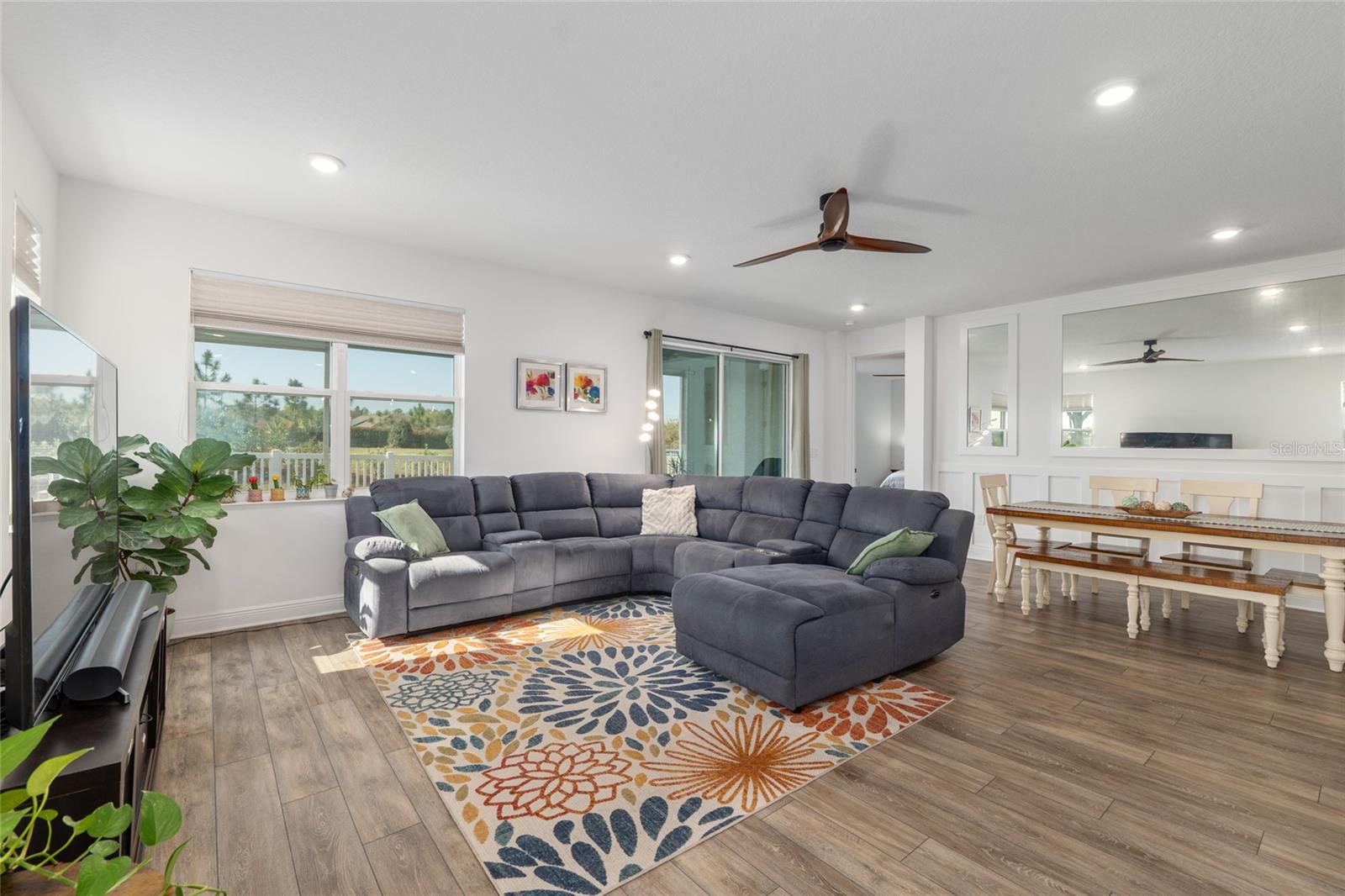 ON TOP OF THE WORLD - Residential