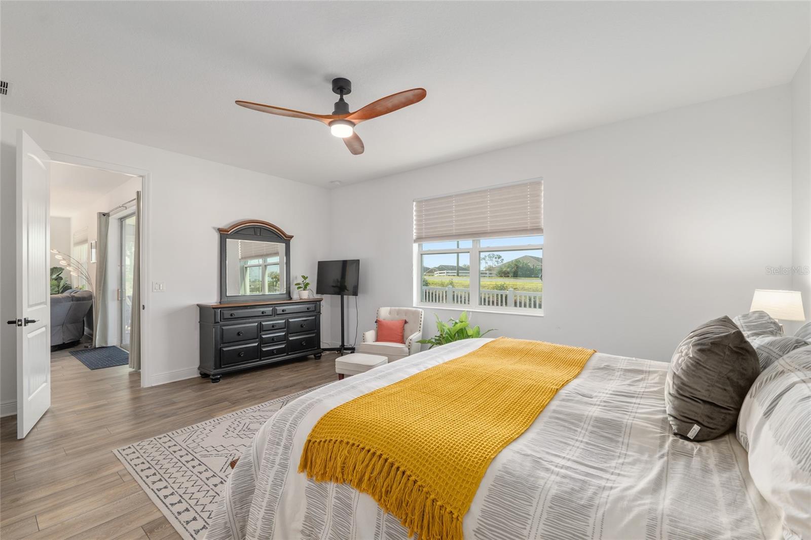 ON TOP OF THE WORLD - Residential