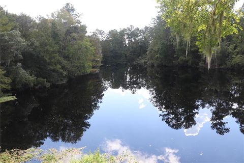 A home in DUNNELLON