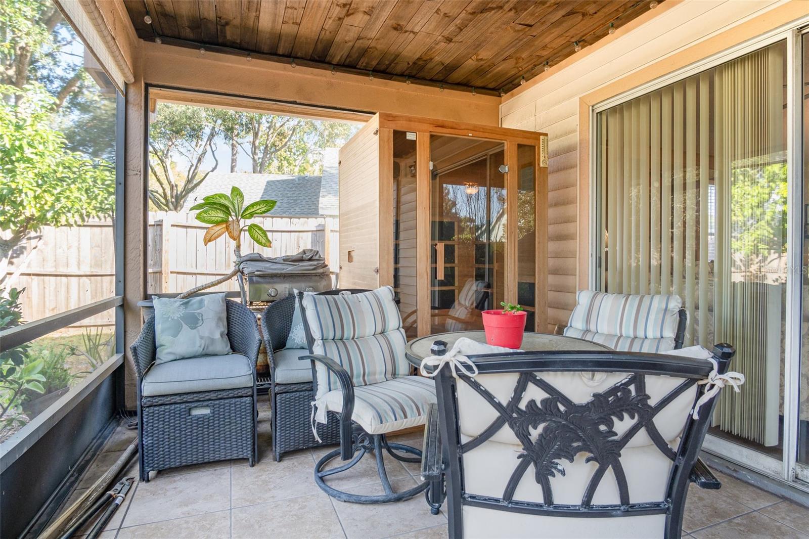 HIDDEN LAKE - Residential