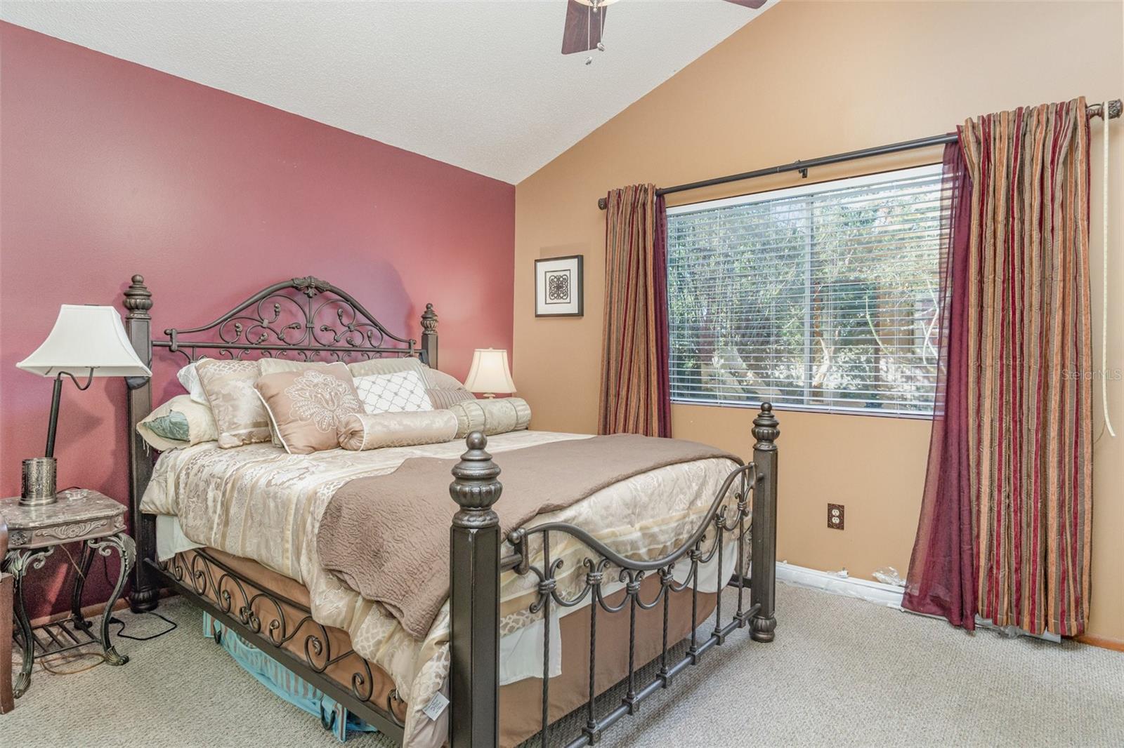 HIDDEN LAKE - Residential