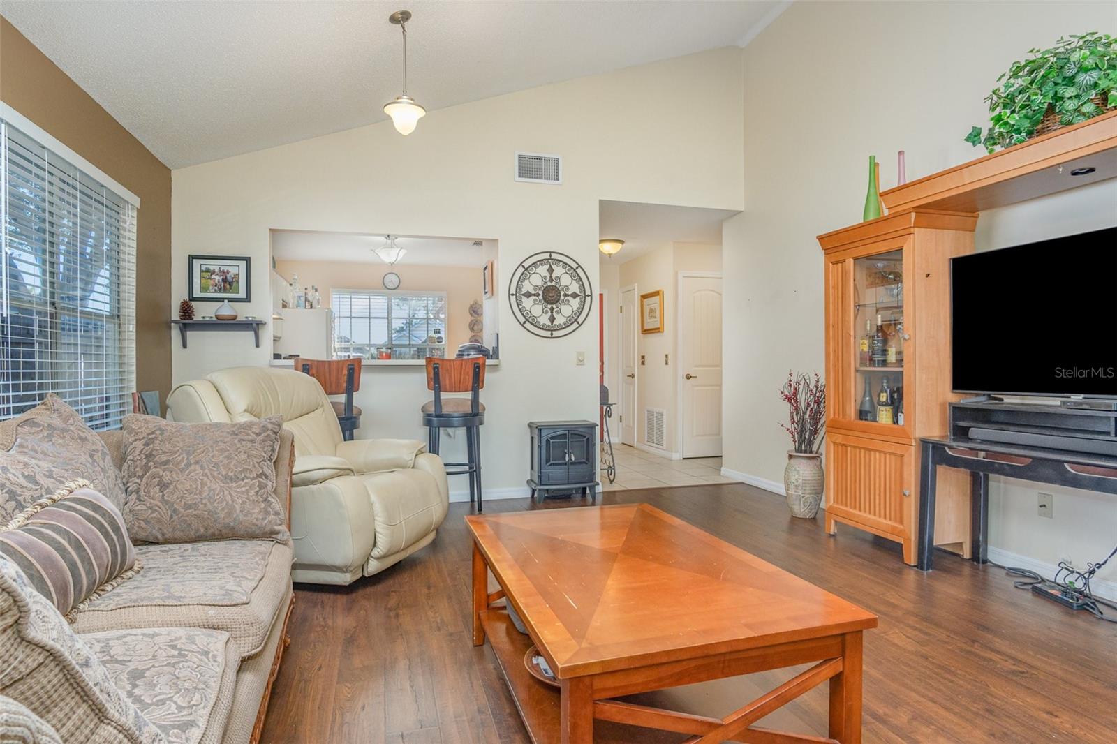 HIDDEN LAKE - Residential