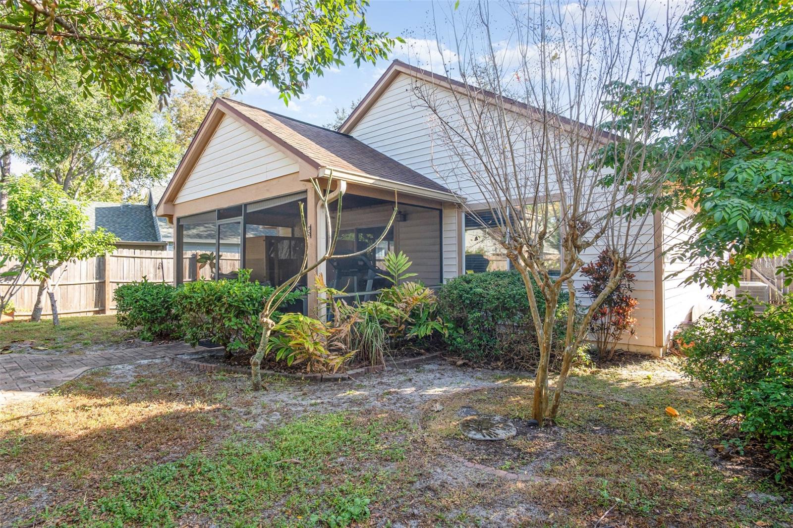 HIDDEN LAKE - Residential