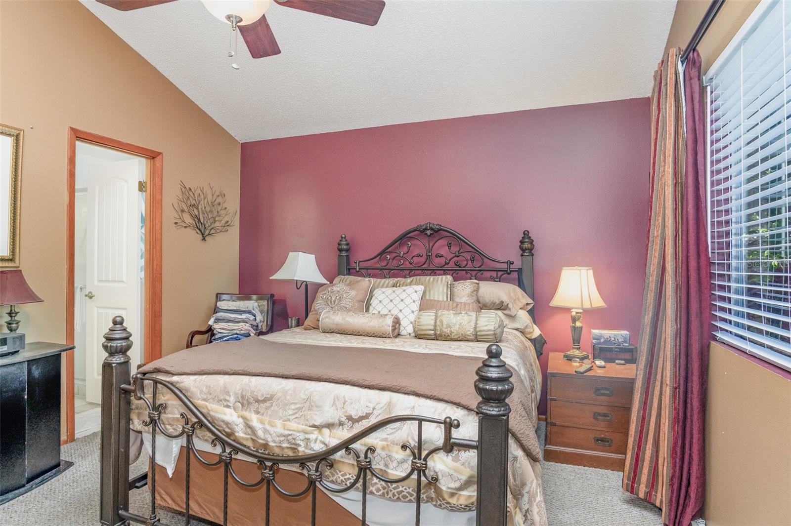 HIDDEN LAKE - Residential