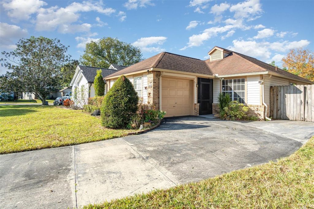 Photo of 150 Edgewater Circle, Sanford, FL 32773 (MLS # O6363974)