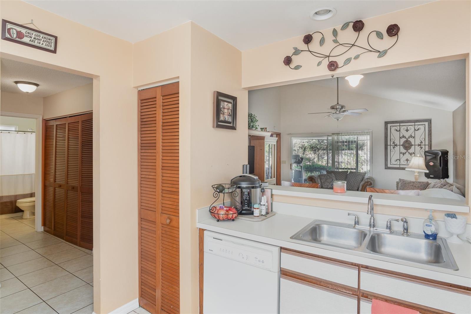 HIDDEN LAKE - Residential