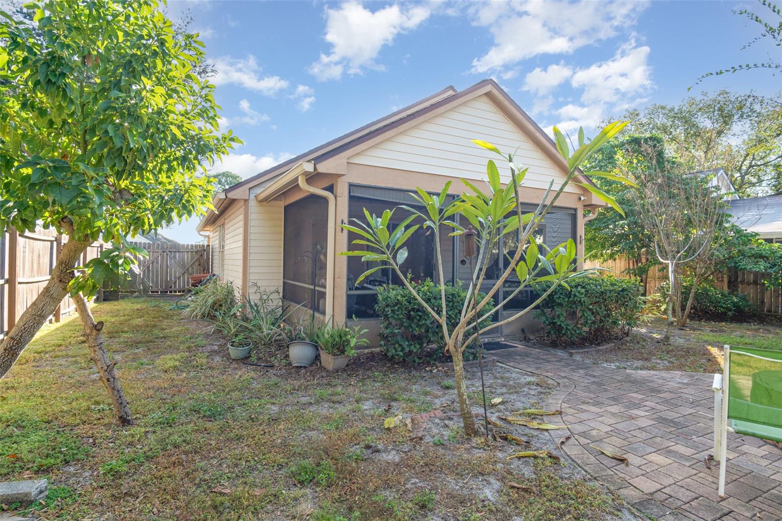 HIDDEN LAKE - Residential