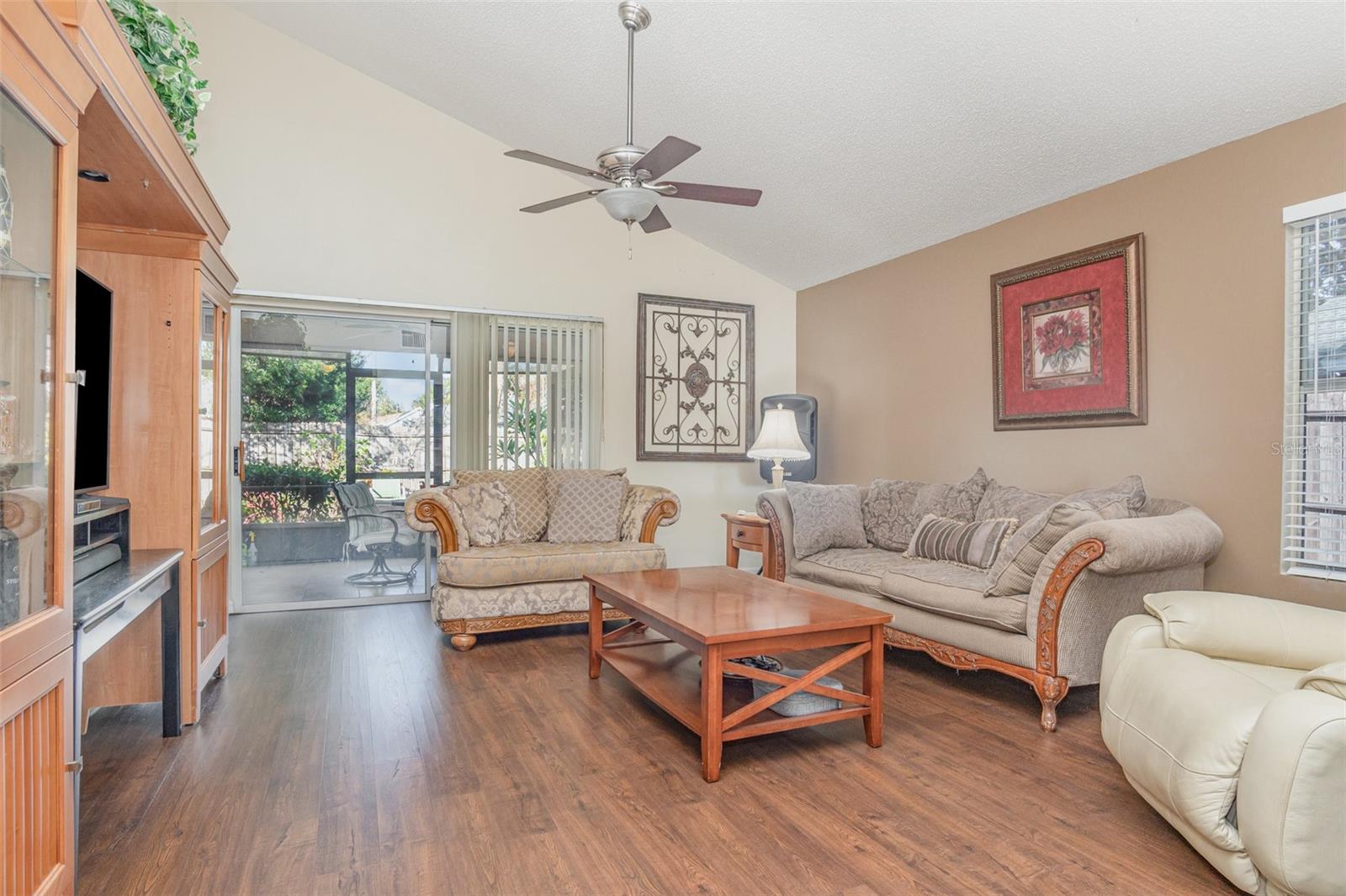 HIDDEN LAKE - Residential