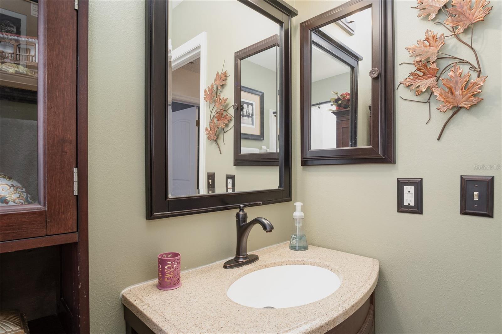 HIDDEN LAKE - Residential