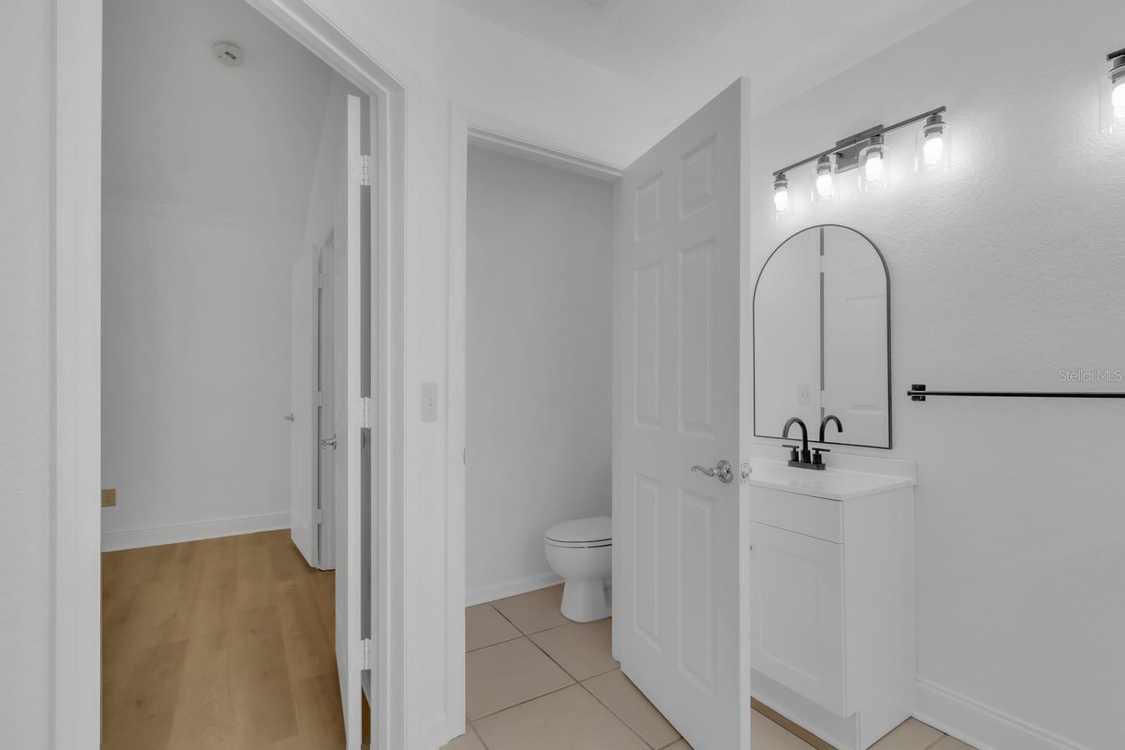 DUNWOODY COMMONS PH 2 - Residential Lease