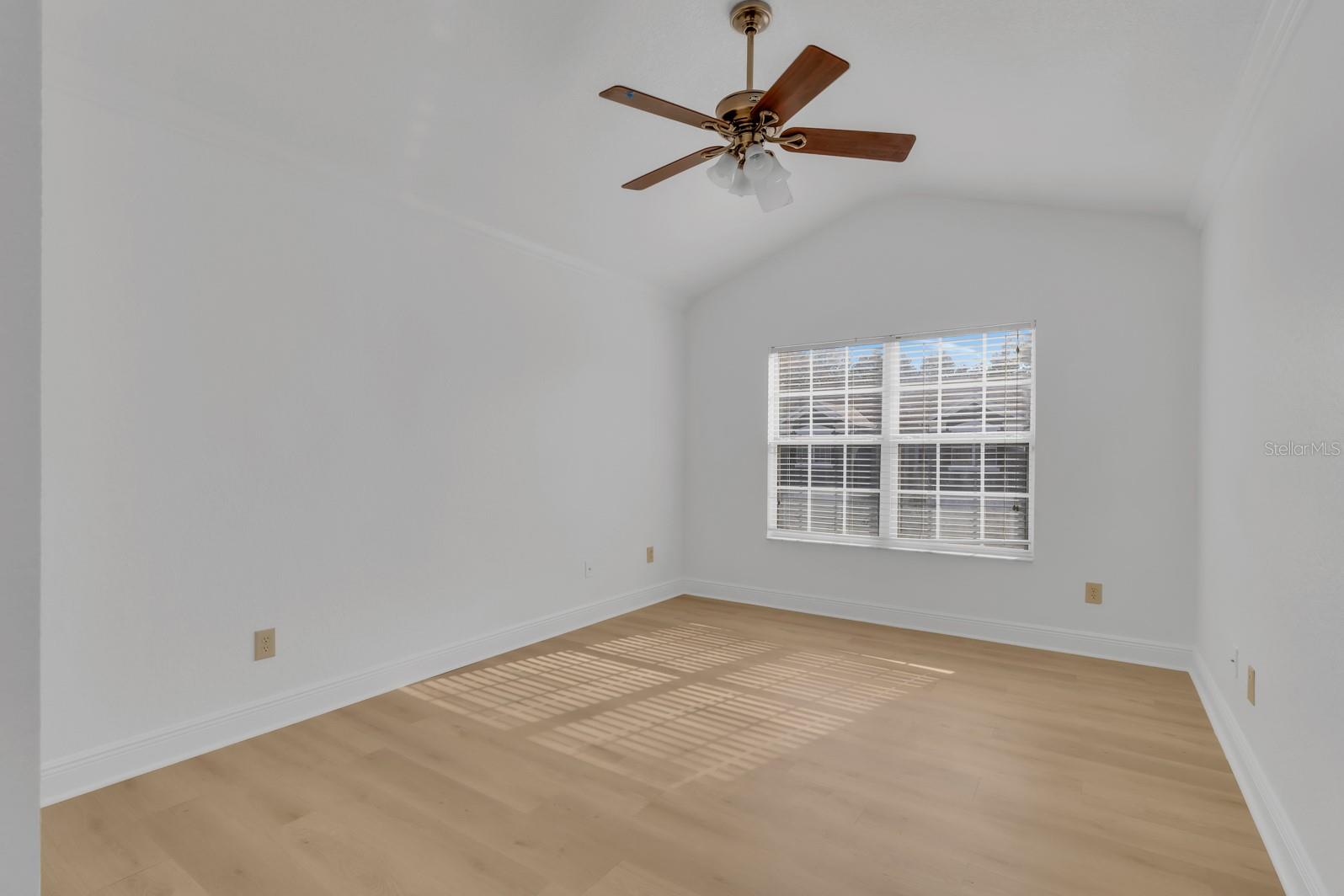 DUNWOODY COMMONS PH 2 - Residential Lease