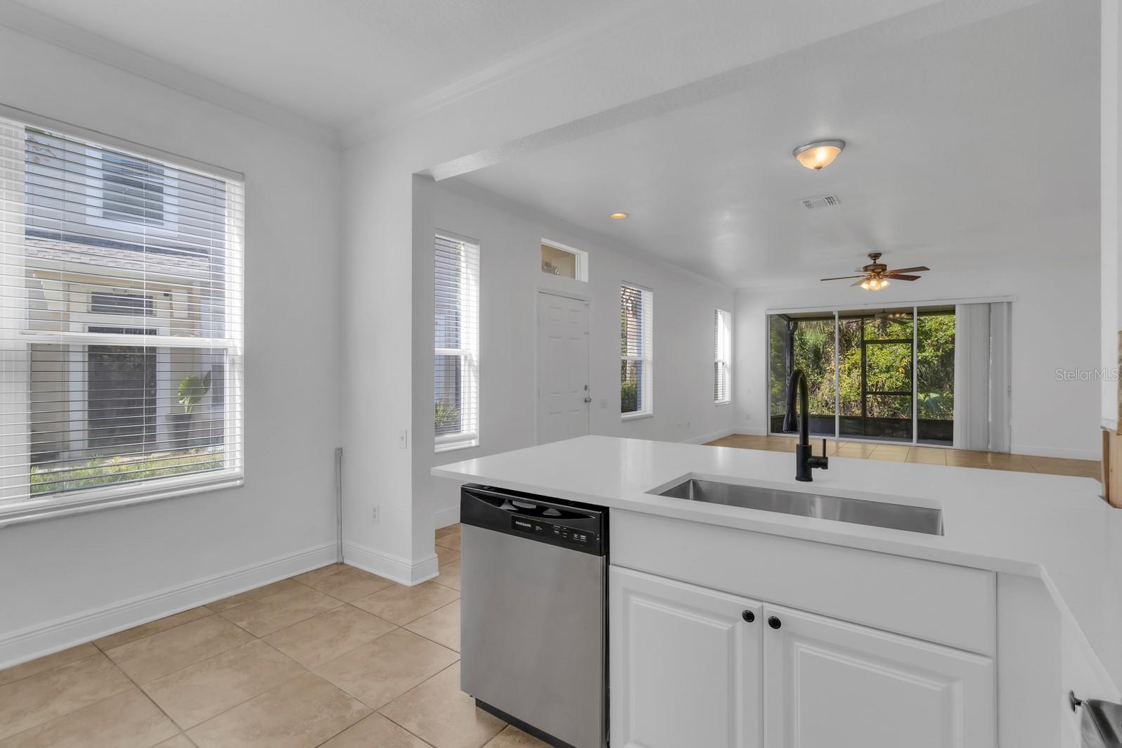 DUNWOODY COMMONS PH 2 - Residential Lease