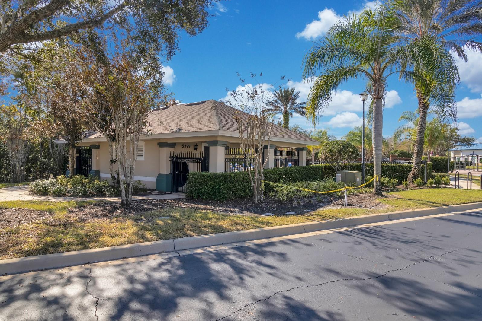 DUNWOODY COMMONS PH 2 - Residential Lease