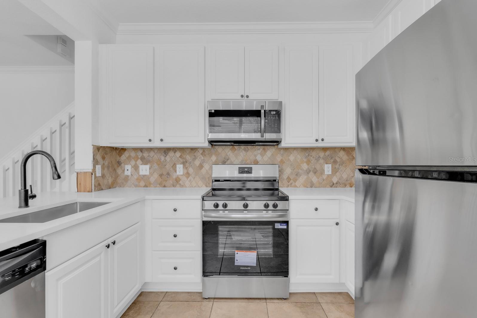 DUNWOODY COMMONS PH 2 - Residential Lease