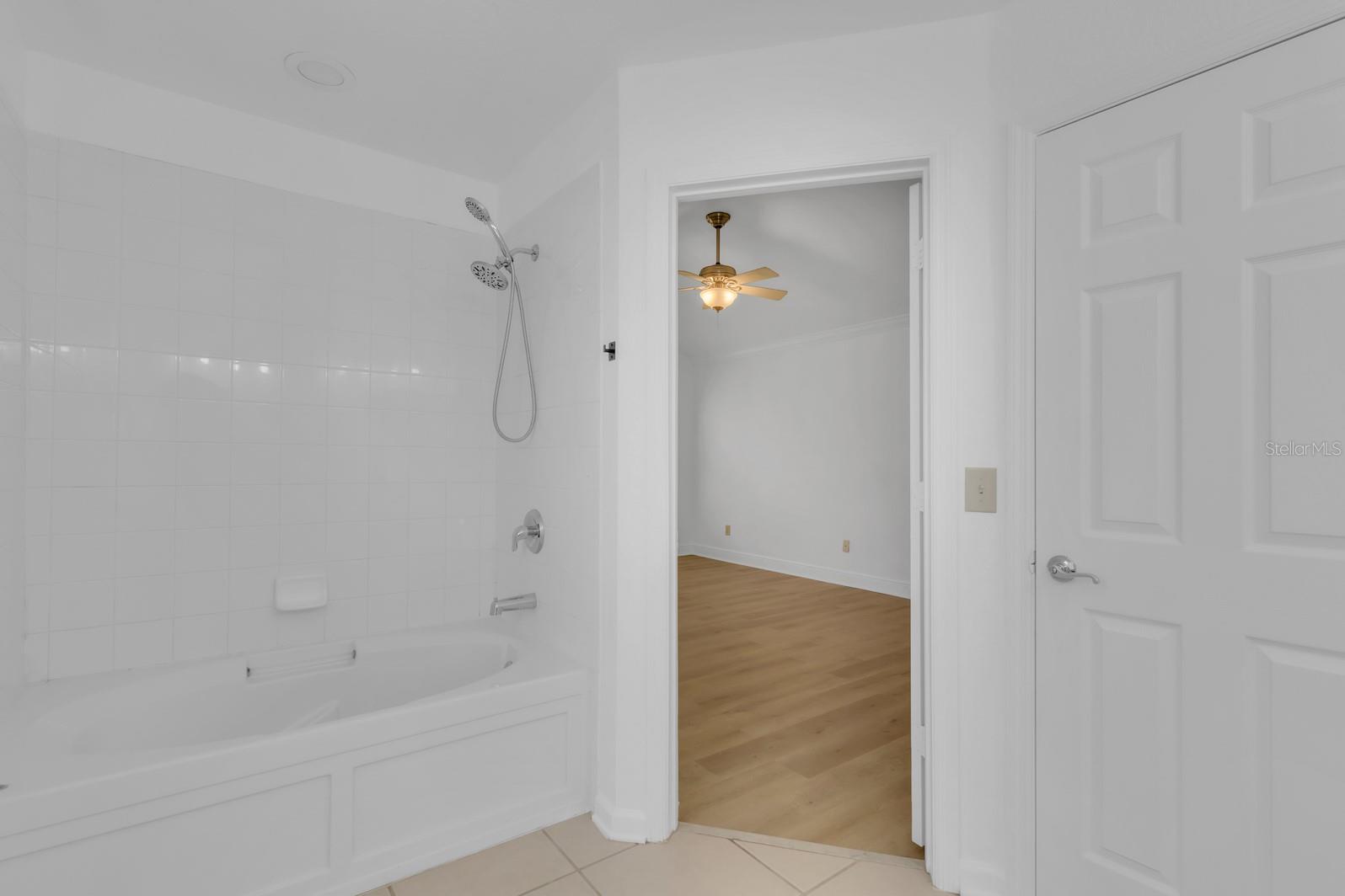 DUNWOODY COMMONS PH 2 - Residential Lease