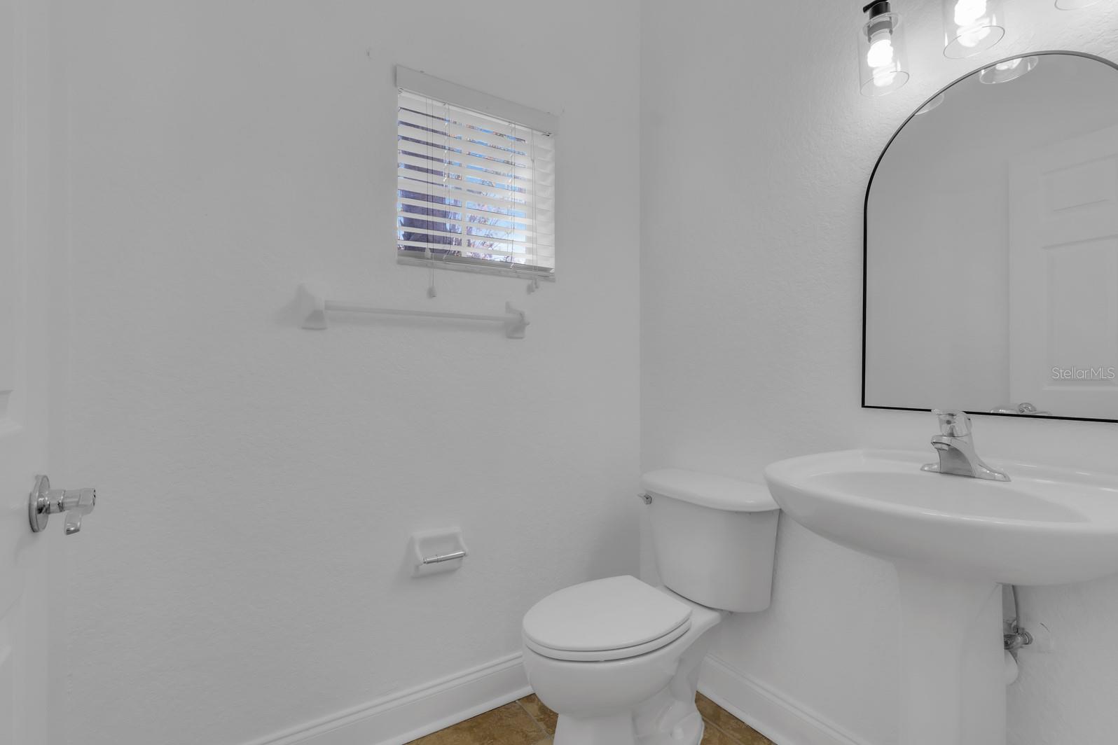 DUNWOODY COMMONS PH 2 - Residential Lease